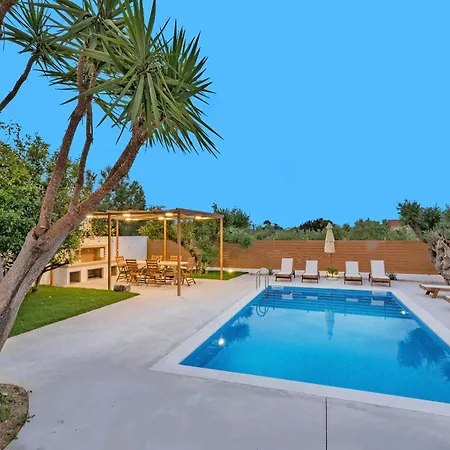 Status Vila Vougiaton