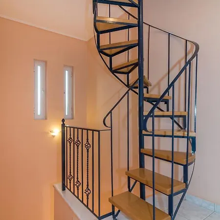 Vila Status Vougiaton